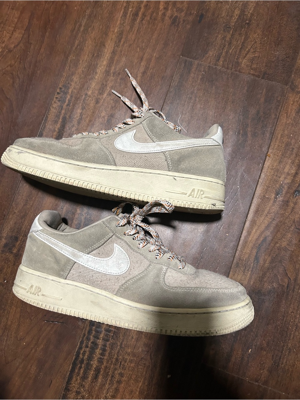 Nike Low-Top Sneakers in Taupe and White